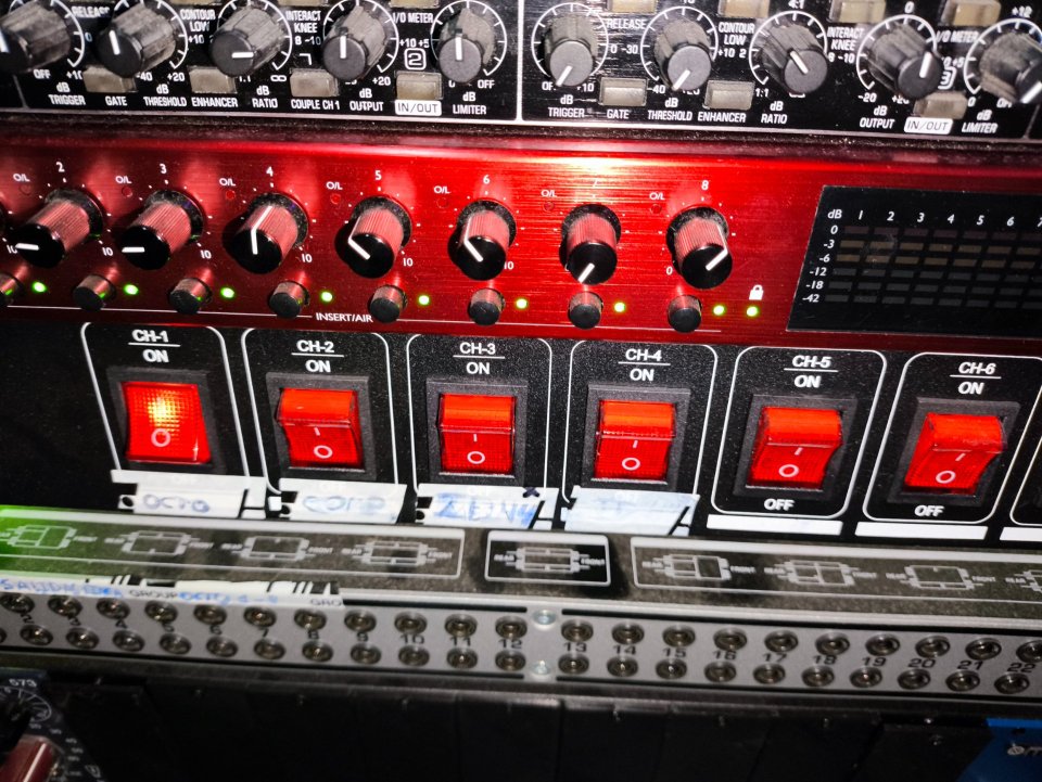 Focusrite clarett+ Octopre -8 previos/convertidor