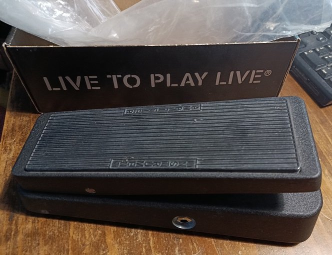 Wah wha pedal cry baby. GCB-95