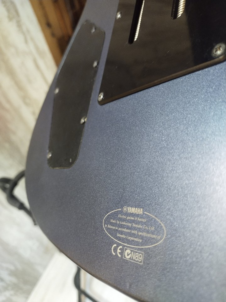 Yamaha RGX420S D6 de segunda mano · Foto 9 de 10 · Valencia · 337 €