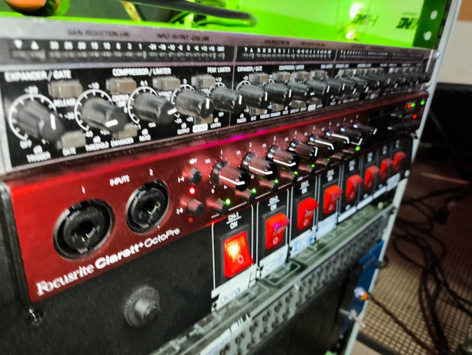 Focusrite clarett+ Octopre -8 previos/convertidor
