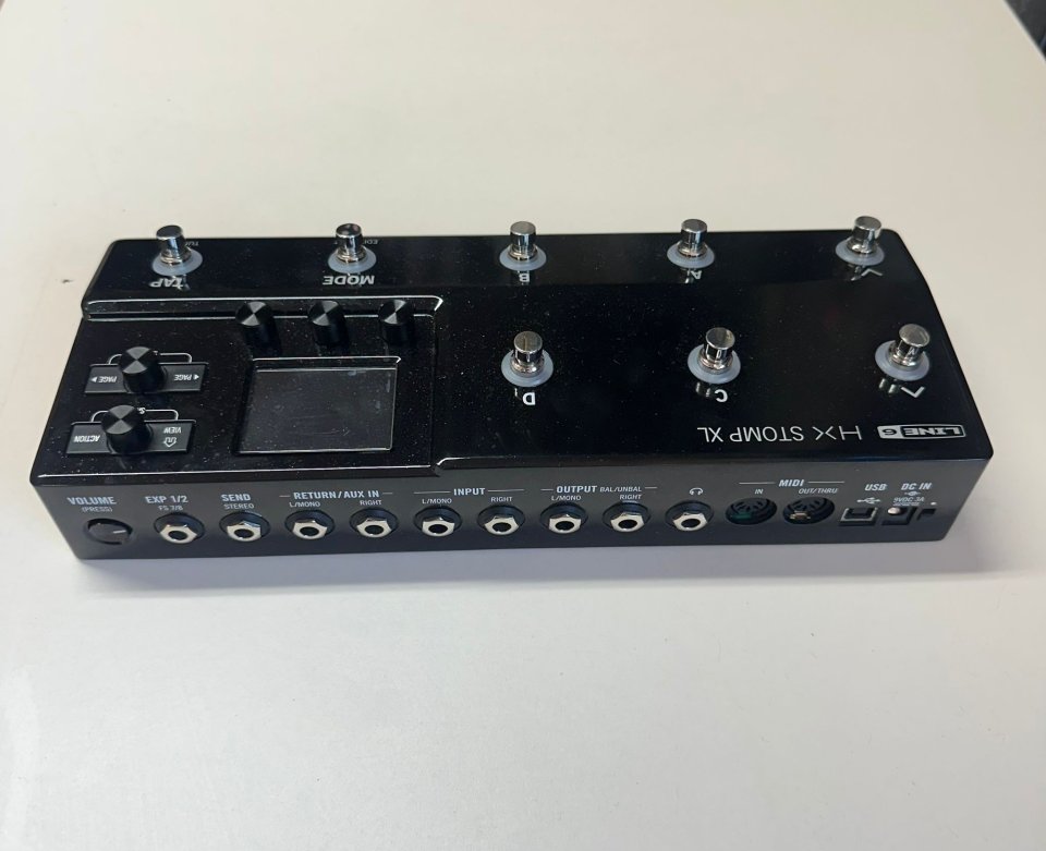 LINE 6 HX Stomp XL de segunda mano · Foto 2 de 3 · Barcelona · 450 €