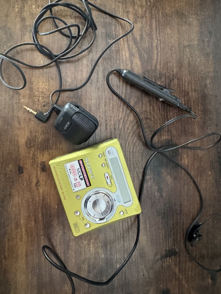 Grabadora MiniDisc Sony Walkman MZ-R700 de segunda mano · Foto 1 de 2 · Madrid