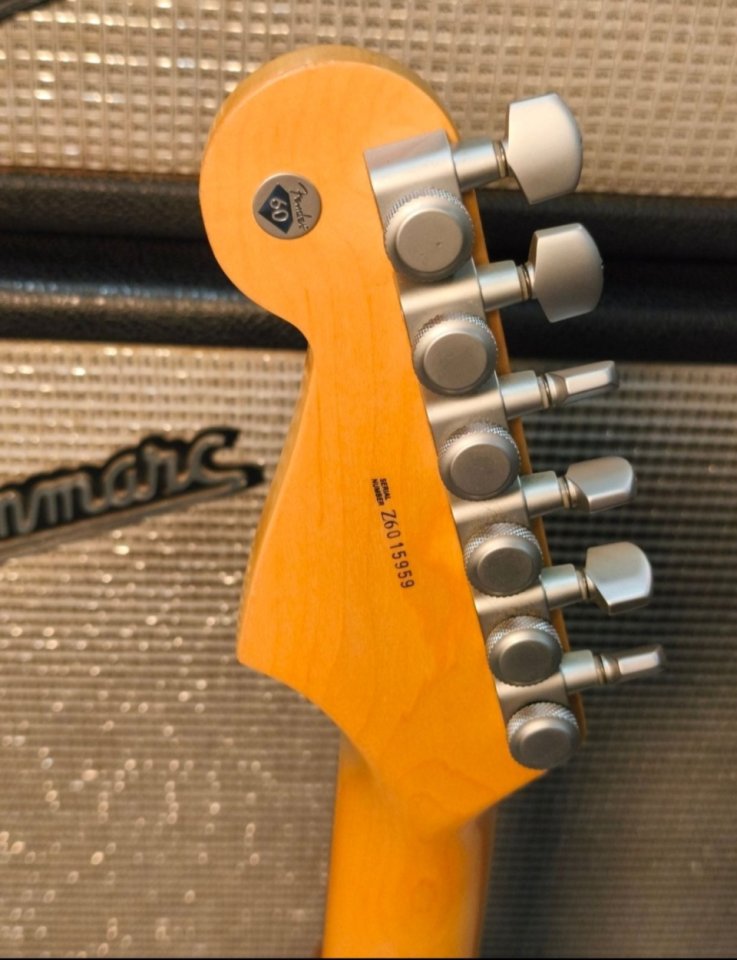 Fender 60th Anniversary American Stratocaster de segunda mano · Foto 5 de 10 · Barcelona · 1000 €