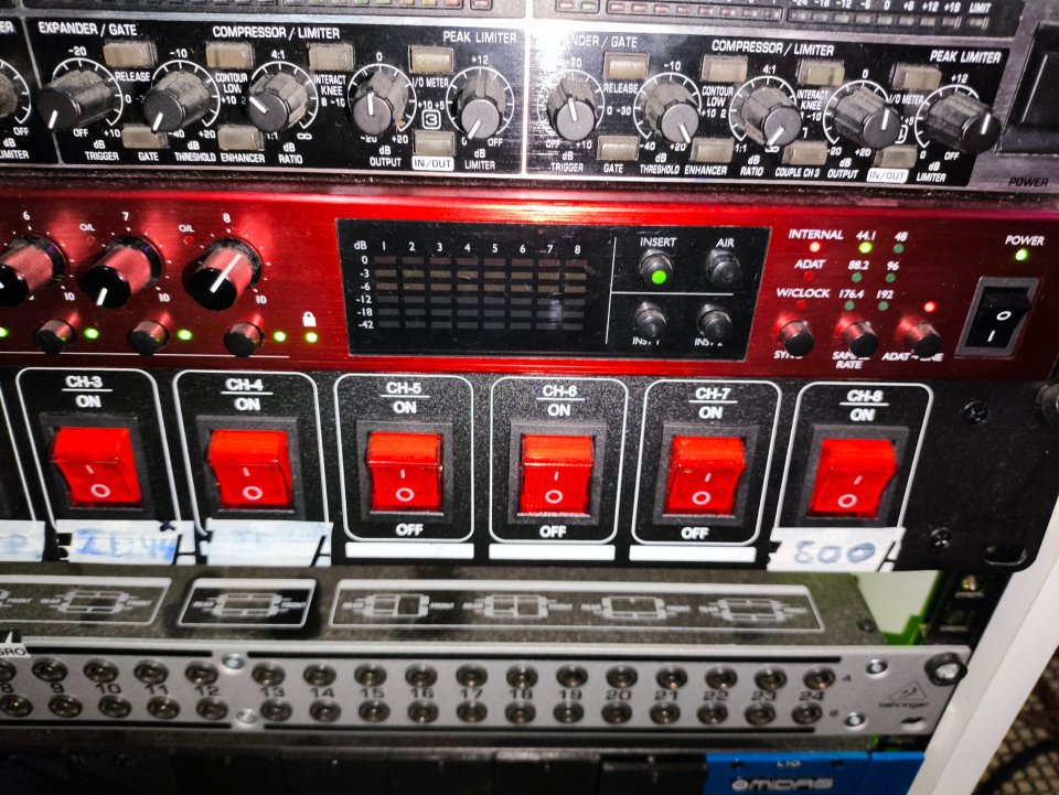 Focusrite clarett+ Octopre -8 previos/convertidor