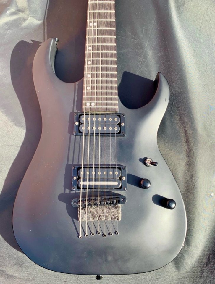 Harley Benton Baritone 7 SBK de segunda mano · Foto 3 de 9 · Barcelona · 275 €