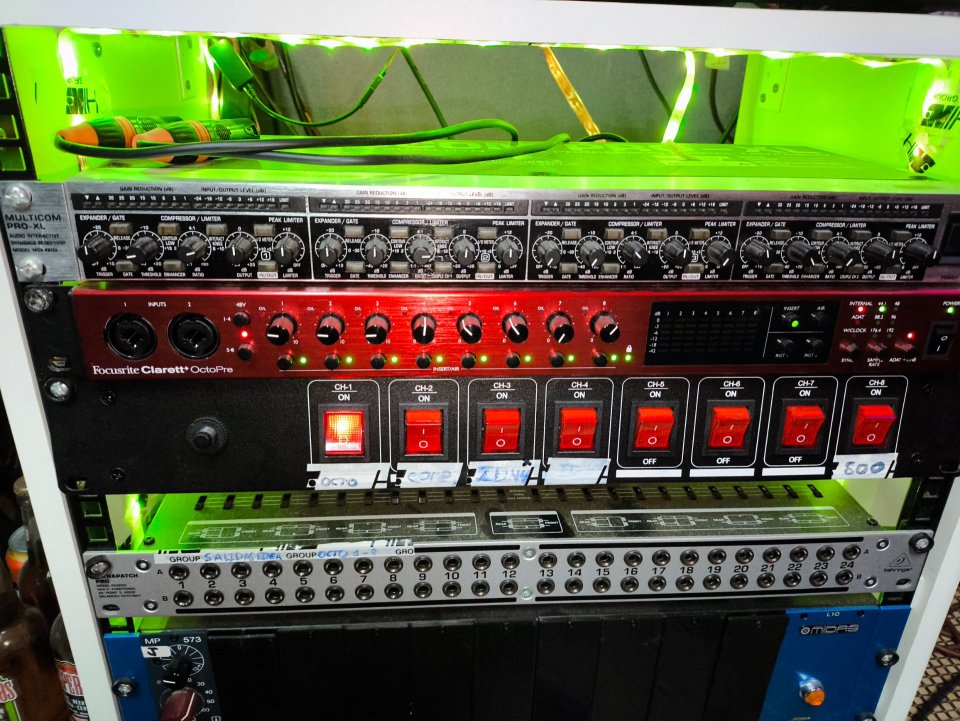 Focusrite clarett+ Octopre -8 previos/convertidor