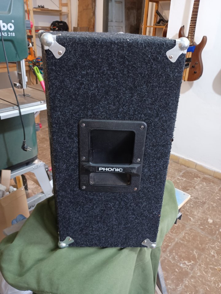 Pantallas PA pasivas Phonic 12" de segunda mano · Foto 2 de 6 · Asturias · 150 €