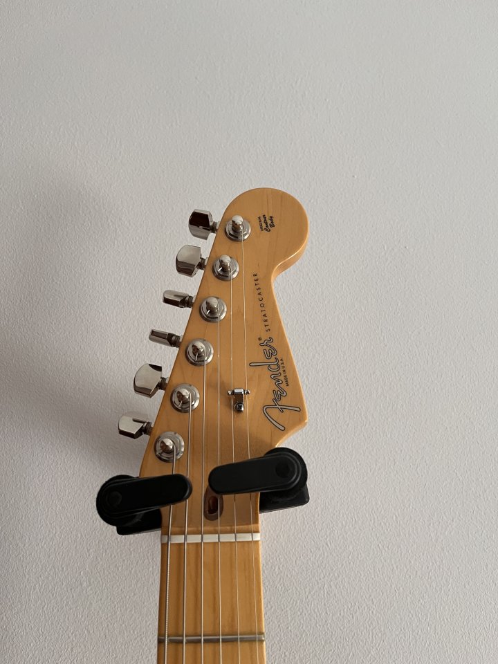 Fender American Standard Stratocaster de segunda mano · Foto 4 de 9 · Córdoba · 900 €