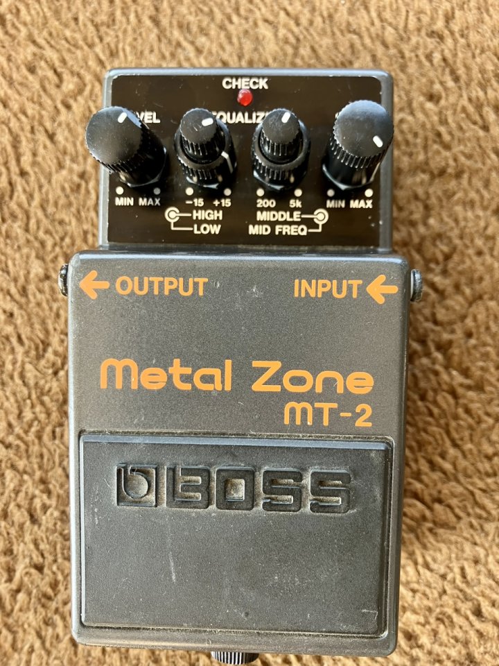 Boss Metal Zone MT-2 (1998, Made in Taiwan)