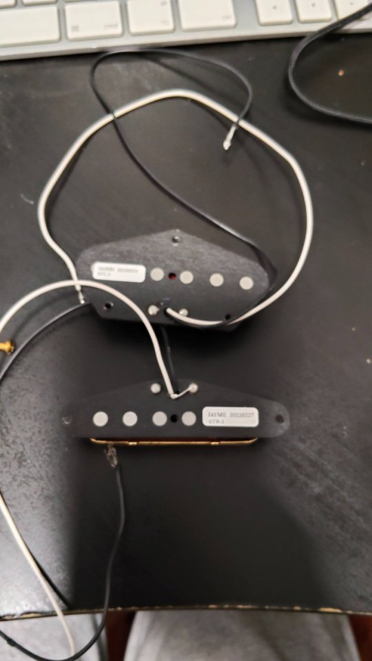 Pastillas seymour duncan hot tele de segunda mano · Foto 3 de 4 · Málaga · 120 €