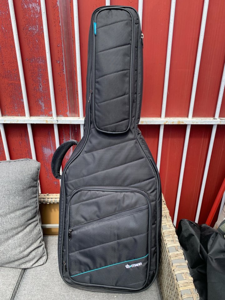 Harley Benton Baritone 7 SBK de segunda mano · Foto 9 de 9 · Barcelona · 275 €
