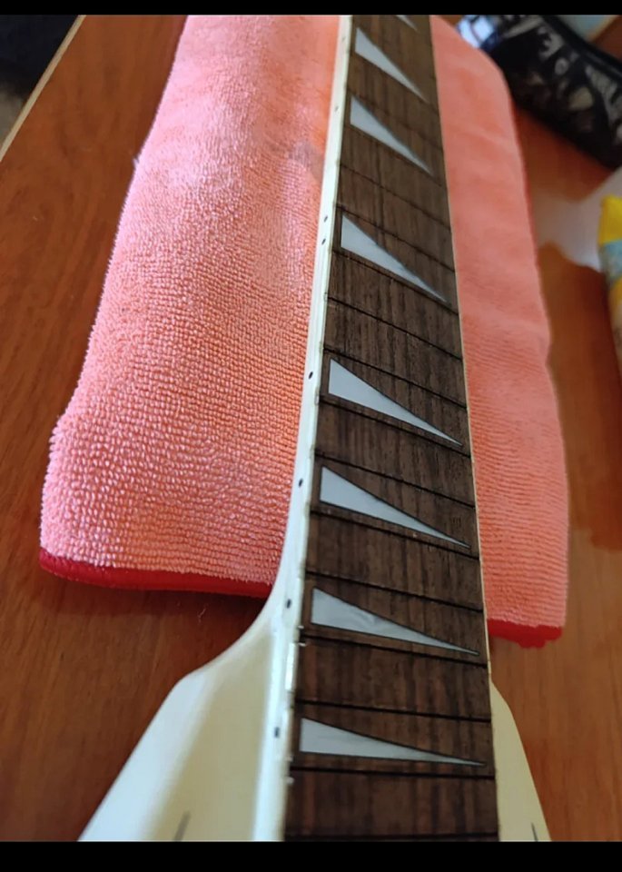 Luthier diferentes servicios de segunda mano · Foto 6 de 10 · Alicante