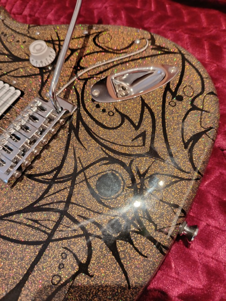 Guitarra Eléctrica LKE Golden Abyss de segunda mano · Foto 7 de 10 · Cantabria · 400 €
