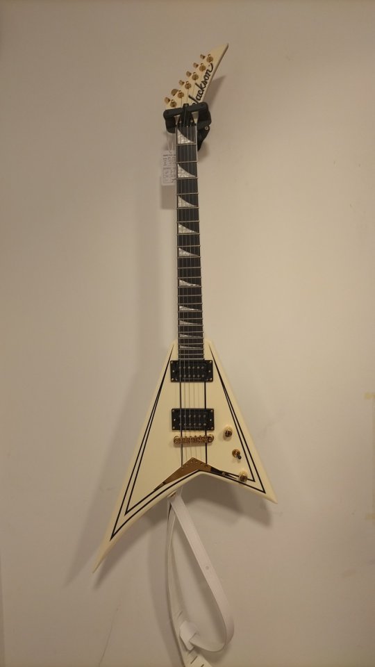Jackson Pro Rhoads RRT-3 IV/BK Stripes de segunda mano · Foto 2 de 2 · Barcelona · 850 €