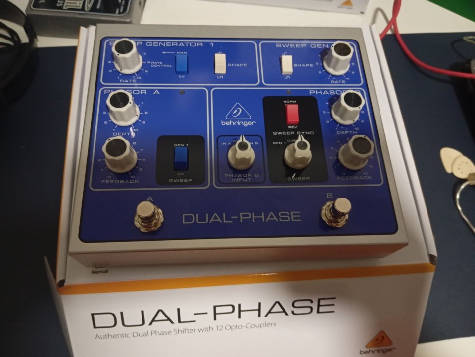 Behringer phase dual +Behringer Octave Divider de segunda mano · Foto 1 de 2 · Granada · 1 €