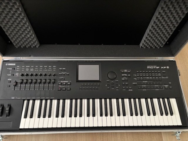 Yamaha MOTIF XF6