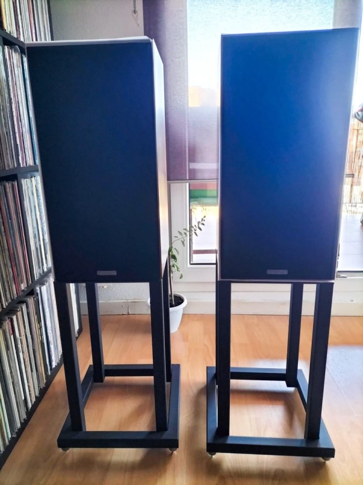 Altavoces Mission 700 con soportes