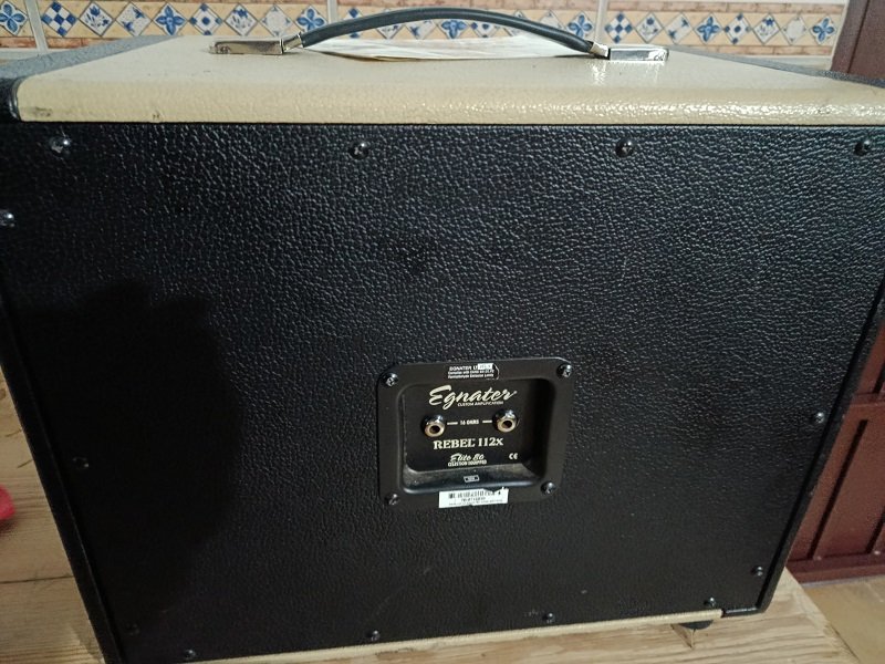 Pantalla  1x 12 -  Egnater Rebel 112x