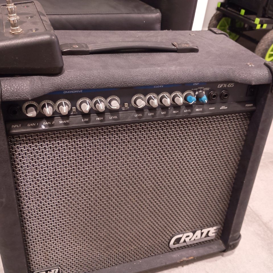 Amplificador Crate GFX65 de segunda mano · Foto 2 de 6 · Málaga · 150 €