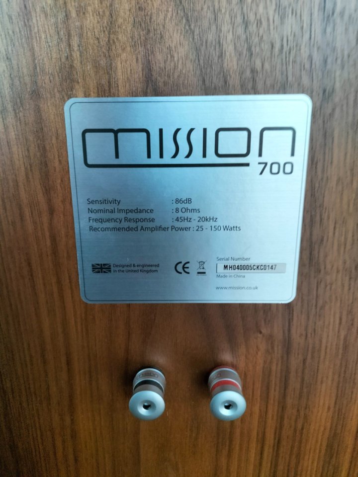 Altavoces Mission 700 con soportes