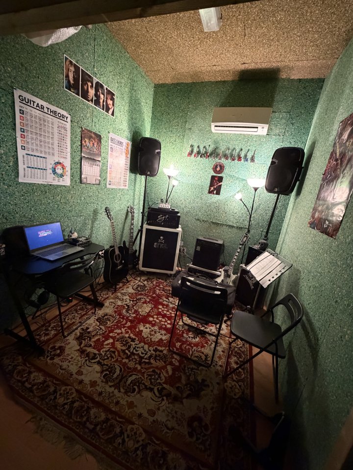 Clases de guitarra eléctrica de segunda mano · Foto 2 de 2 · Madrid