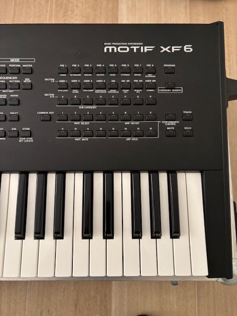Yamaha MOTIF XF6