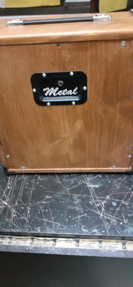 Pantalla artesanal 1x12 Abeto 18mm