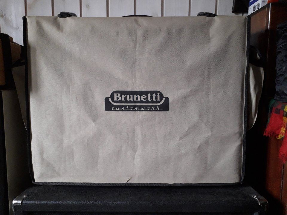 Brunetti Wizard combo custom work 2009 . Numero serie WI005 de segunda mano · Foto 8 de 8 · Madrid · 2100 €