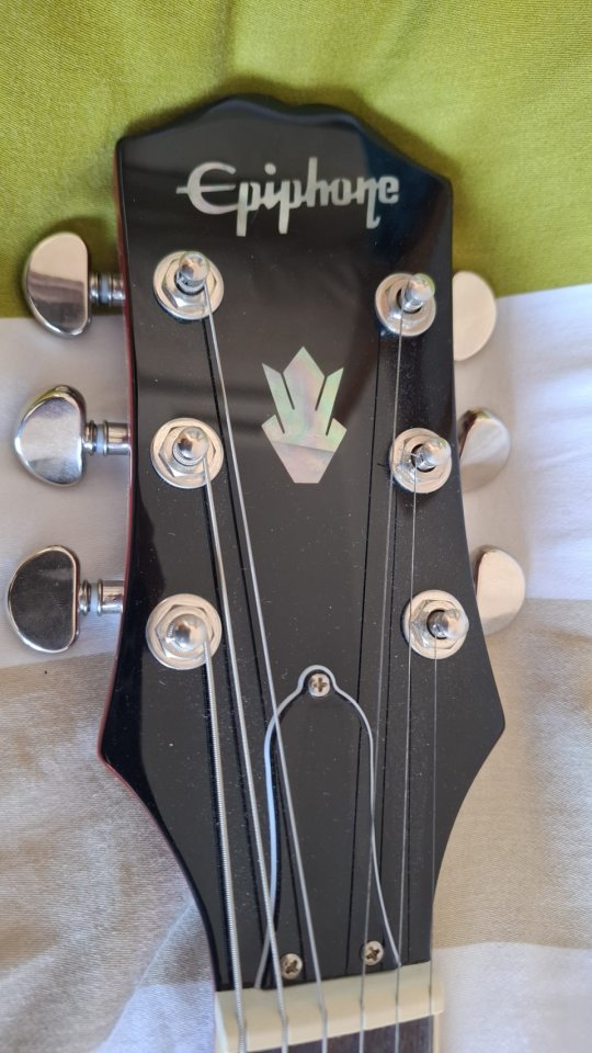Epiphone ES-339 Cherry de segunda mano · Foto 4 de 8 · Valencia · 380 €