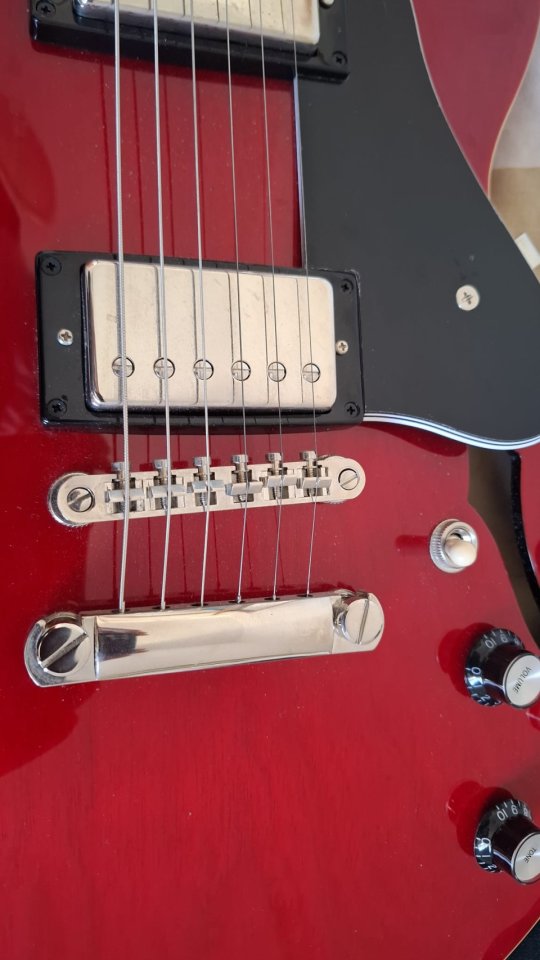 Epiphone ES-339 Cherry de segunda mano · Foto 5 de 8 · Valencia · 380 €