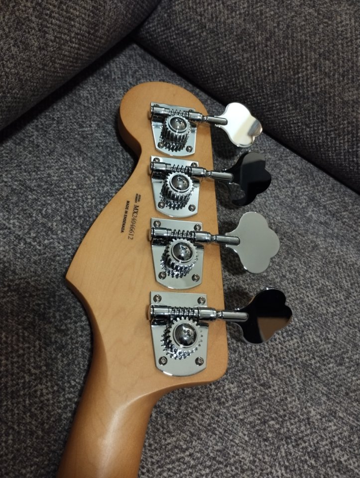 Fender Jazz Bass Player 2 MiM de segunda mano · Foto 4 de 10 · Badajoz · 625 €