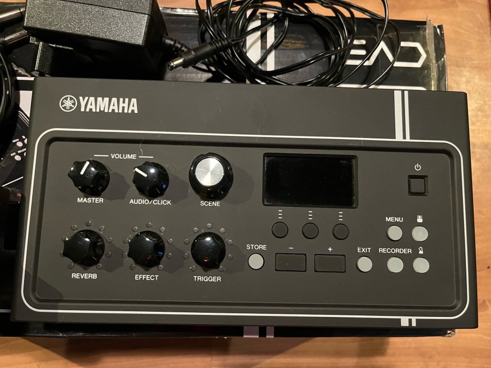 Yamaha EAD10 de segunda mano · Foto 1 de 8 · Sevilla · 425 €
