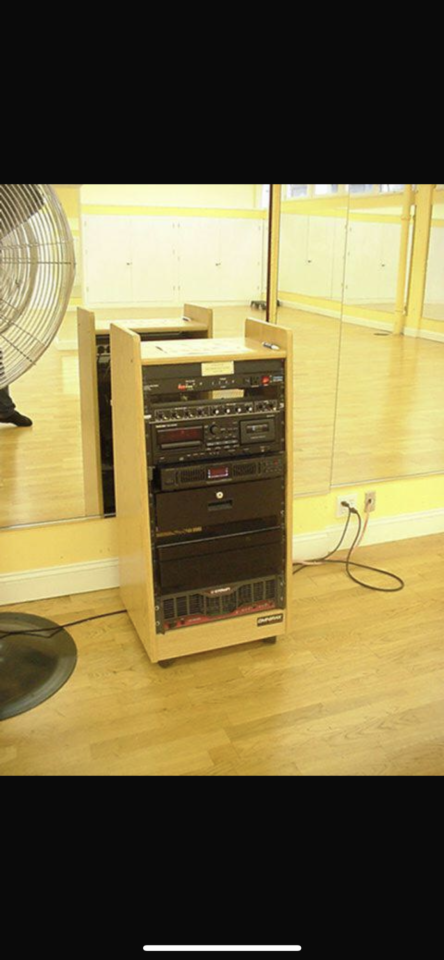 Rack de estudio inclinado OMNIRAX , de madera, con ruedas 140€ de segunda mano · Foto 1 de 3 · Madrid · 140 €