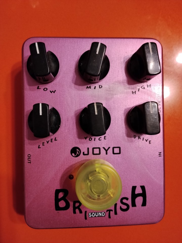 Lote de pedales simuladores de amplis, previos y más.