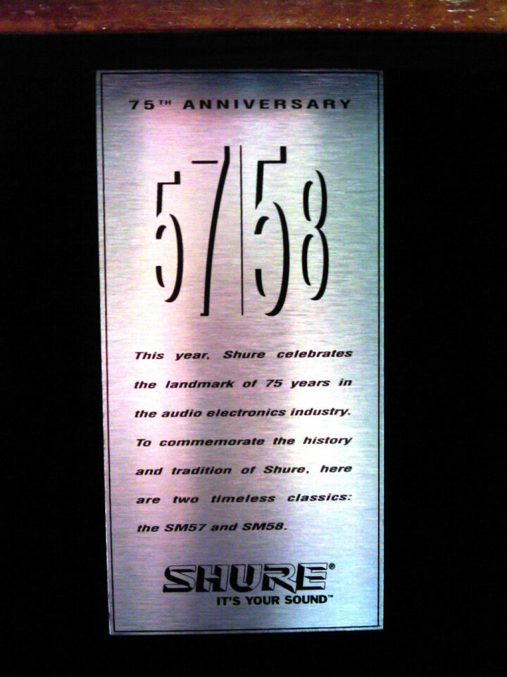 Estuches con Shure SM57/58 75º Aniversario.
