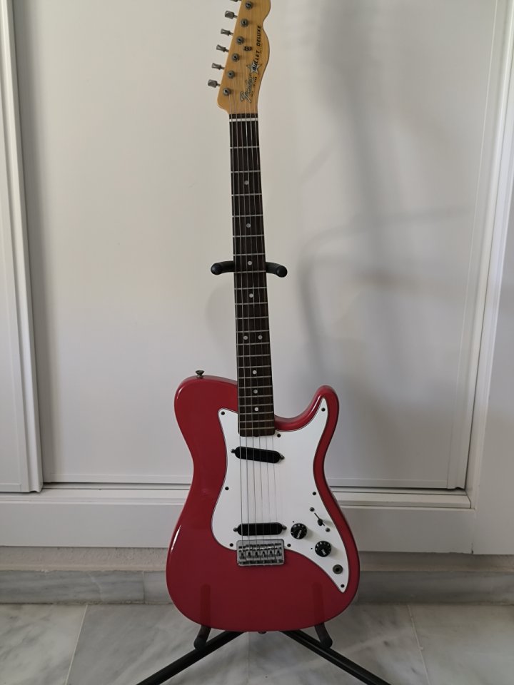 Fender Bullet Deluxe USA 1981 con estuche original