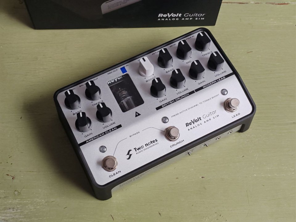 Preamplificador a válvulas Two Notes ReVolt