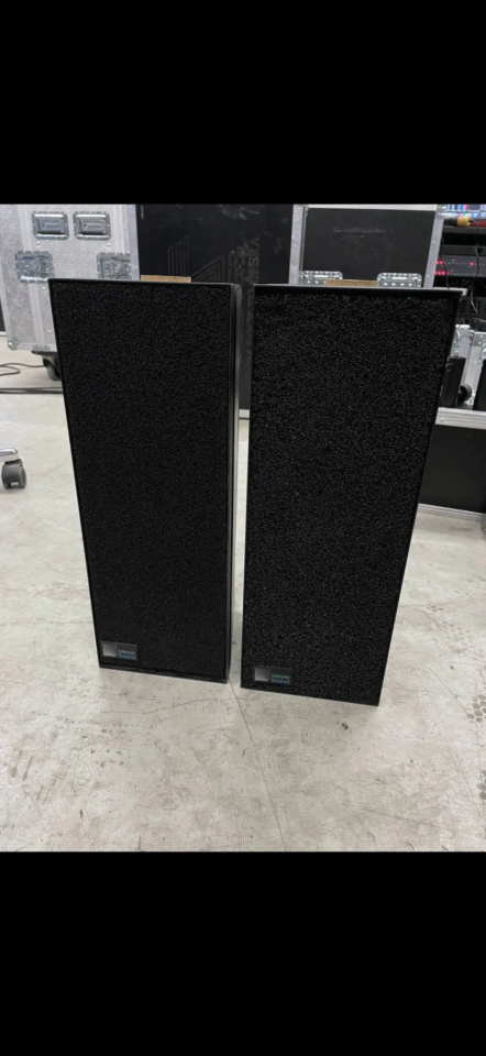 2 Meyer Sound UPM-1P de segunda mano · Foto 1 de 4 · Murcia · 1600 €