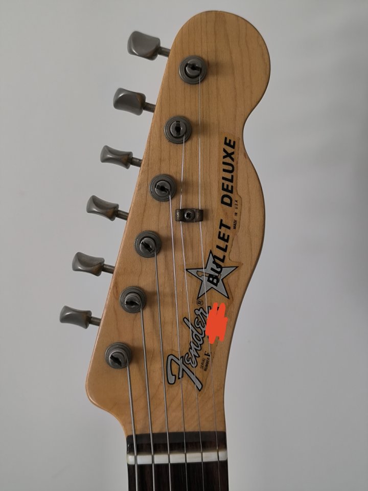 Fender Bullet Deluxe USA 1981 con estuche original