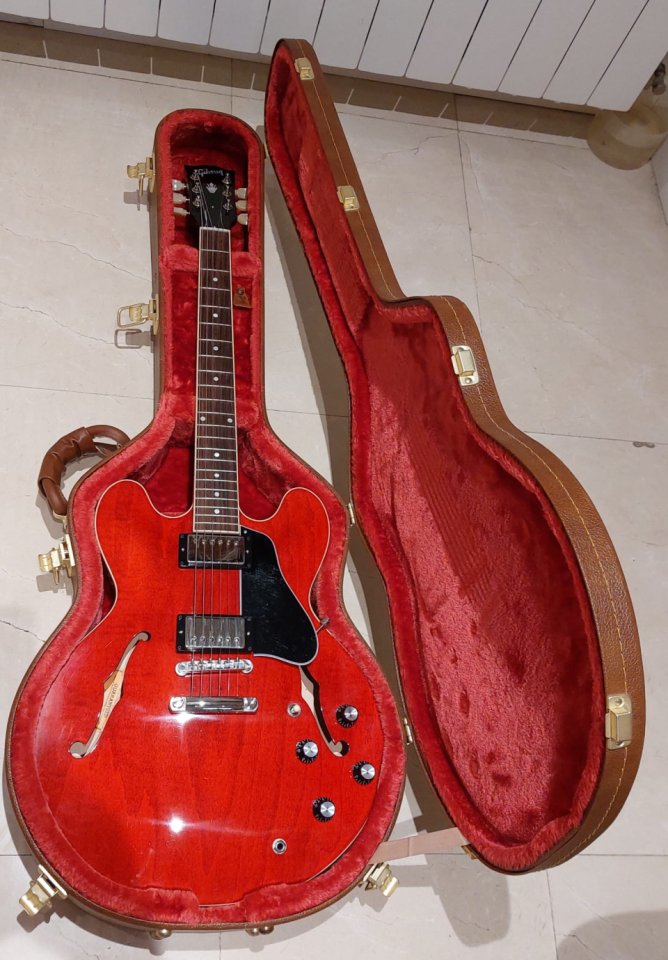GIBSON ES-335 Sixties 60's Cherry de segunda mano · Foto 7 de 10 · Madrid · 2550 €
