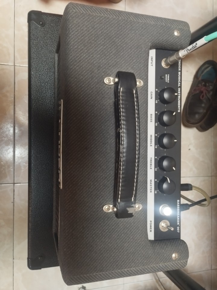 VENDO/CAMBIO Fender Bassbreaker 007 con pantalla Palmer