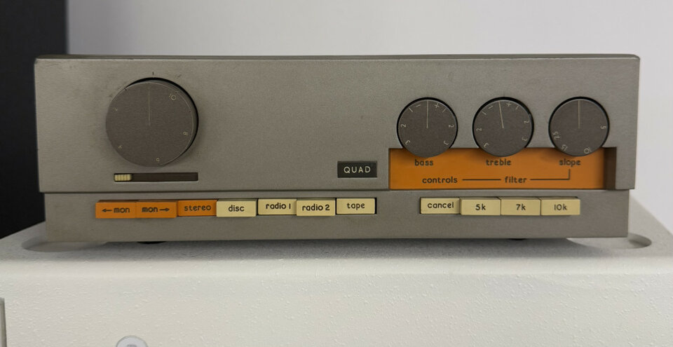 Previo /preamplificador Quad 33