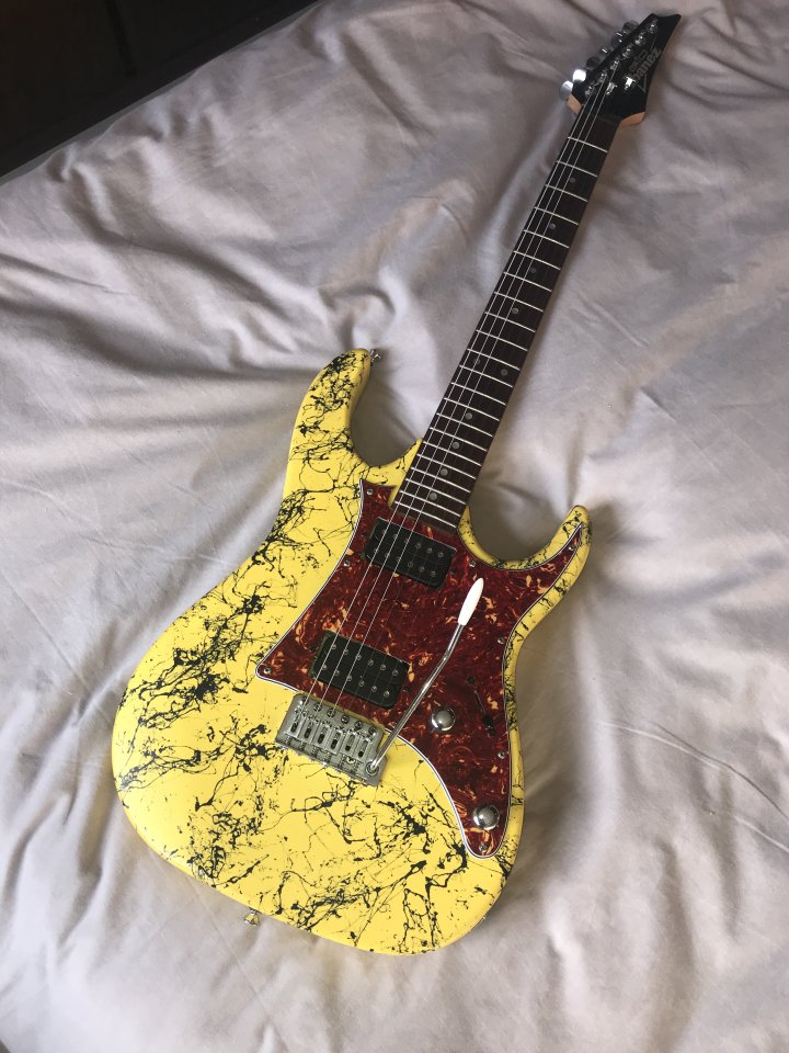 Ibanez GIO custom paint // Tortoise Pickguard // Ibanez Quantum pickups