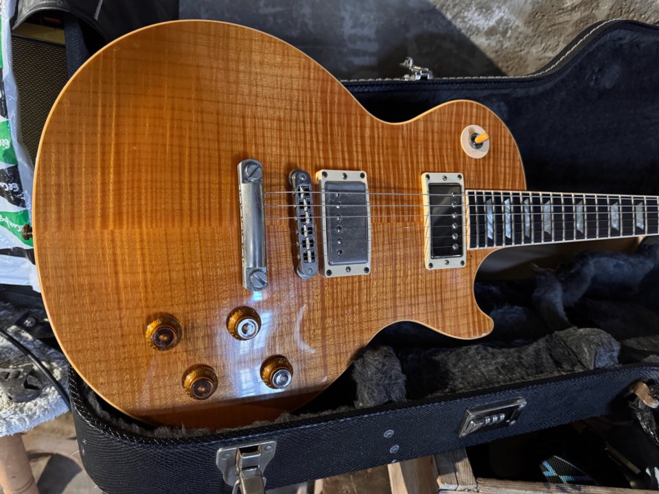 Gibson Les Paul Standard Premium  Plus AAA 2005