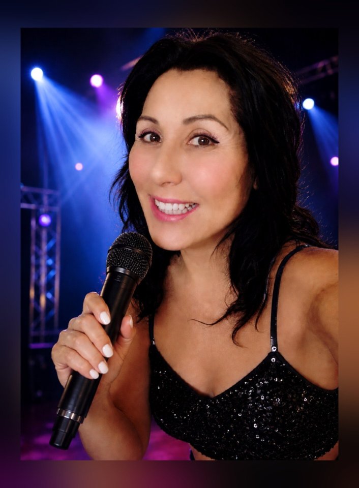 Cantante profesional busca de segunda mano · Foto 2 de 2 · Málaga