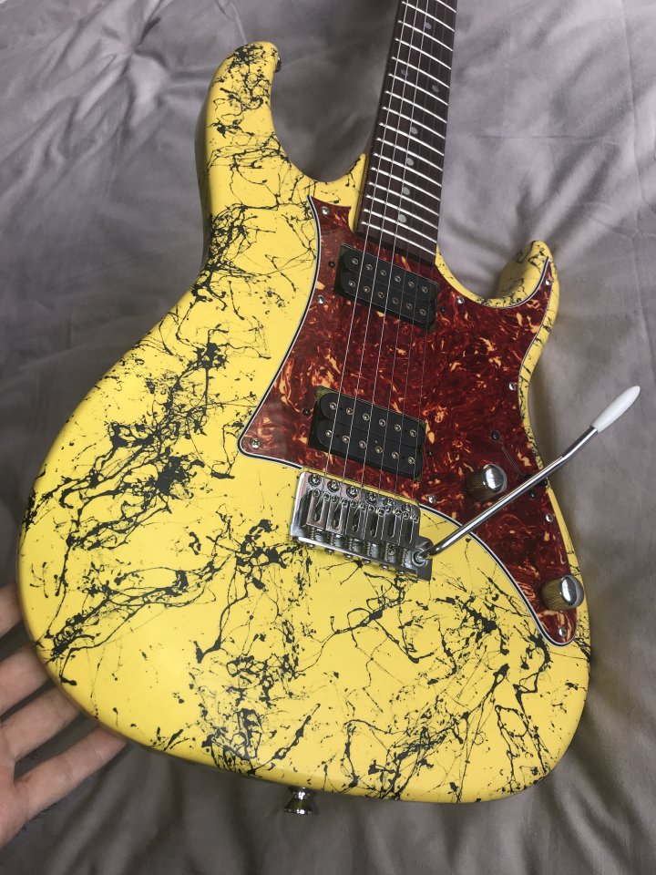 Ibanez GIO custom paint // Tortoise Pickguard // Ibanez Quantum pickups