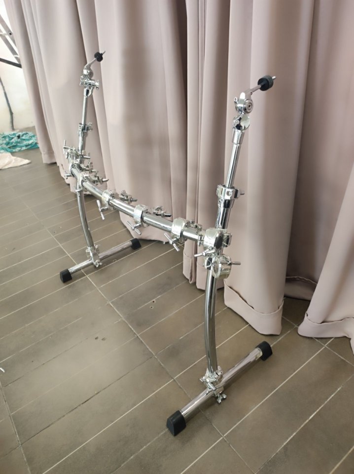 Rack Gibraltar curvado+extras. de segunda mano · Foto 1 de 9 · Tarragona · 400 €
