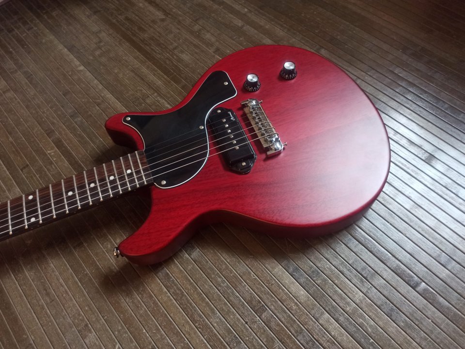 Harley Benton DC-Junior FAT Faded Cherry (Caoba/ébano)