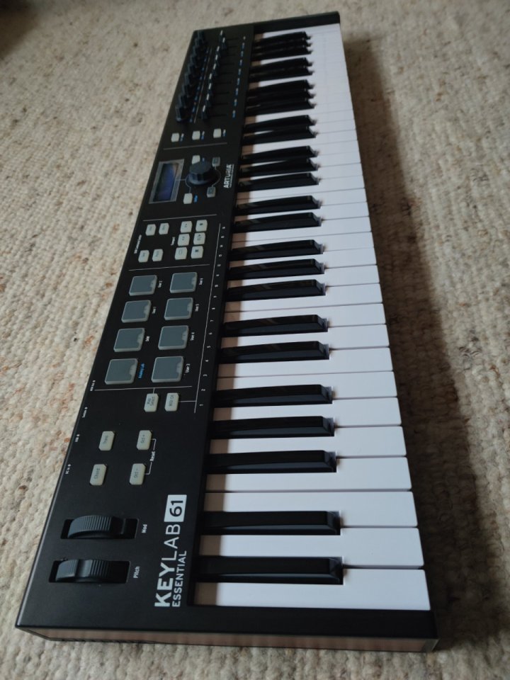 Arturia Keylab Essential 61 Key Black Teclado MIDI