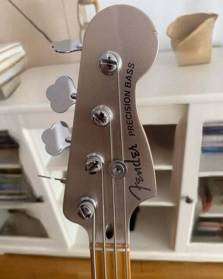 Fender 75th Anniversary Precision Bass de segunda mano · Foto 3 de 4 · Barcelona · 980 €